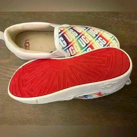 UGG CAPLAN RAINBOW GIRLS SLIP-ON SNEAKERS SHOES SIZE 2 - Picture 4 of 4